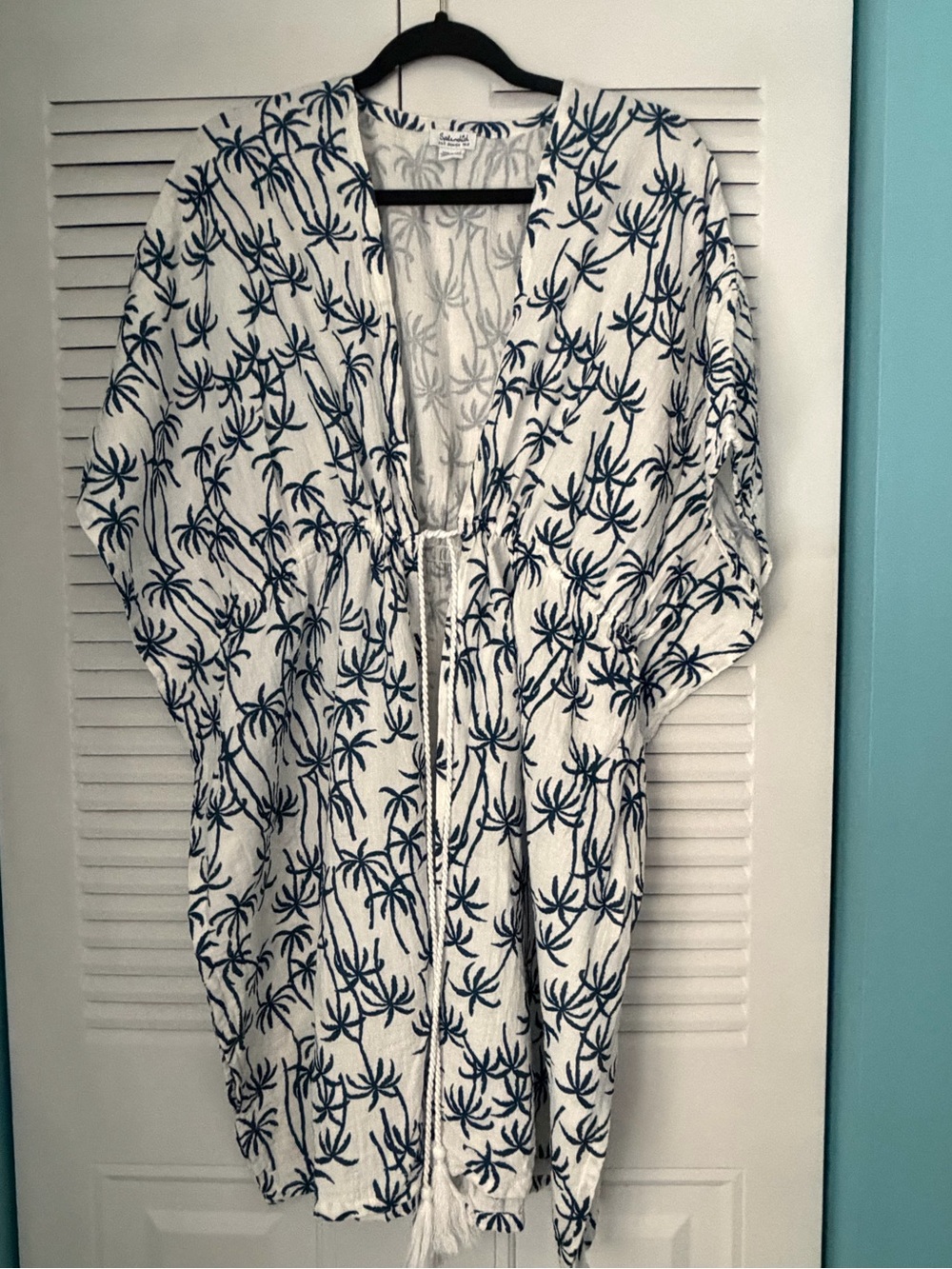 Splendid White and Blue Palm-Print Tie-Front Tunic